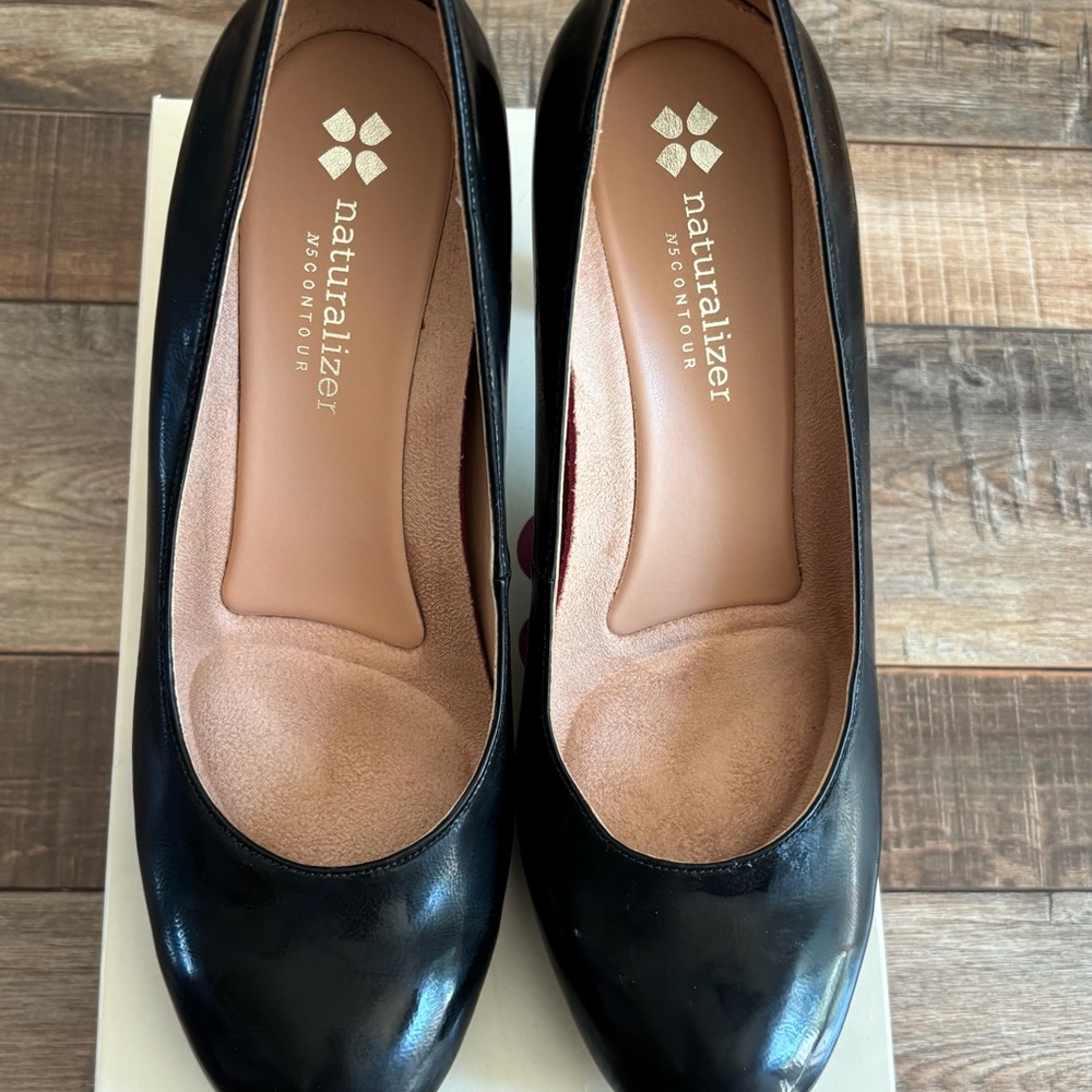 Naturalizer Black Leather Heels